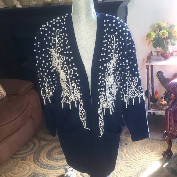 LADY'S PEARL ENHANCED SWEATER - Picture 1 of 3